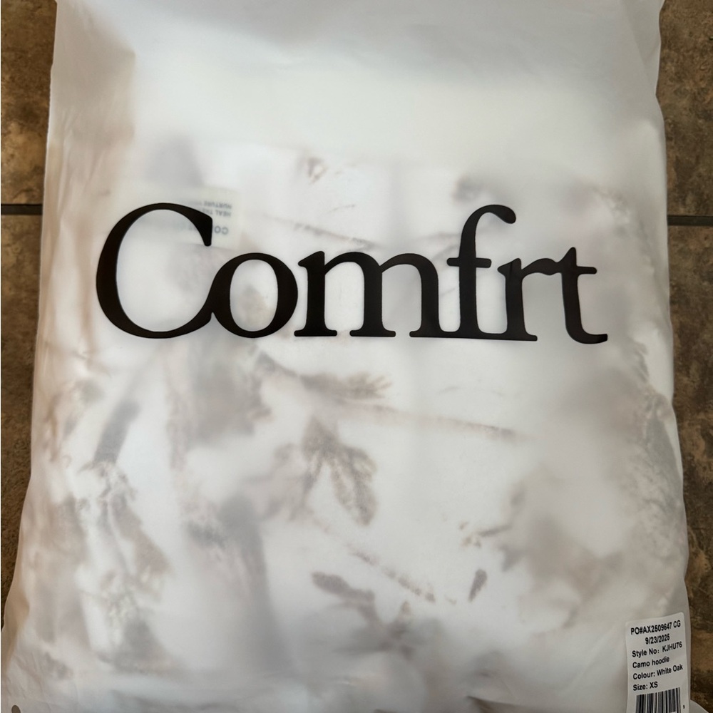 Comfrt Women's White Oak Hoodie